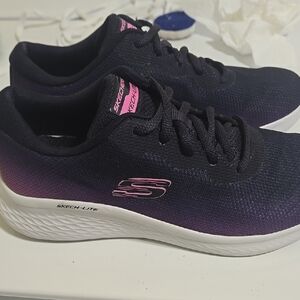 Skechers Women's Black and Purple Sneakers